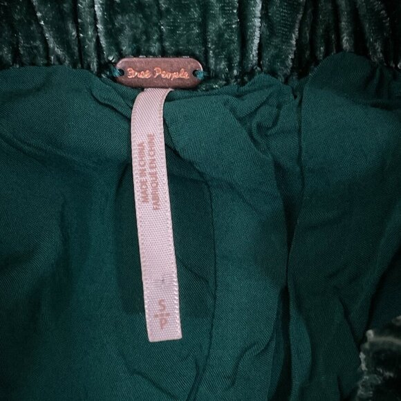 Free People Size S At First Sight Velvet Shorts Paper Bag‎ Waist Pleated Green - Picture 3 of 6